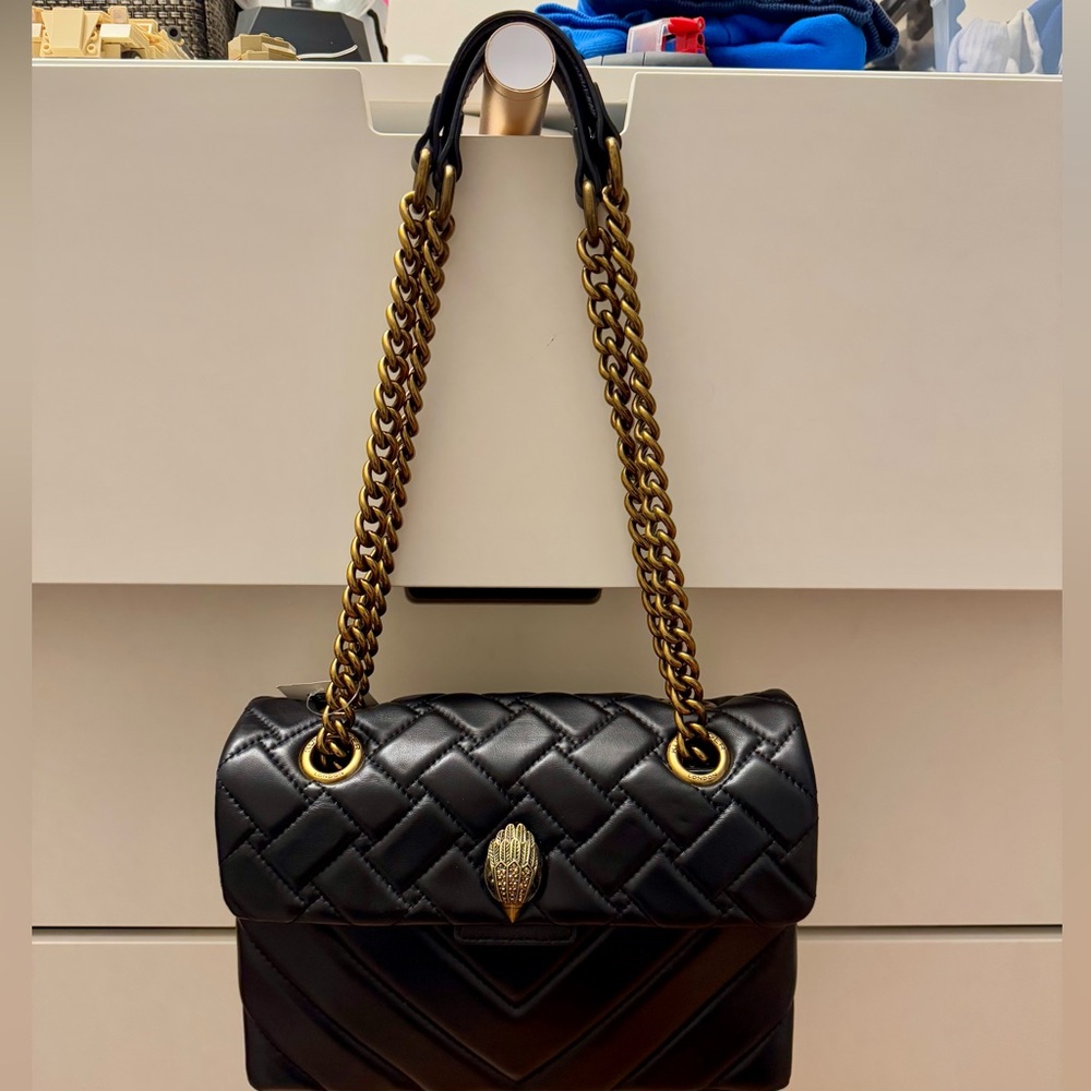 LEATHER KENSINGTON BAG. KURT GEIGER LONDON.Color:black.